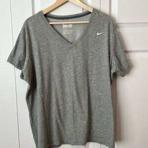 EUC Nike Dri Fit Tshirt. 1123